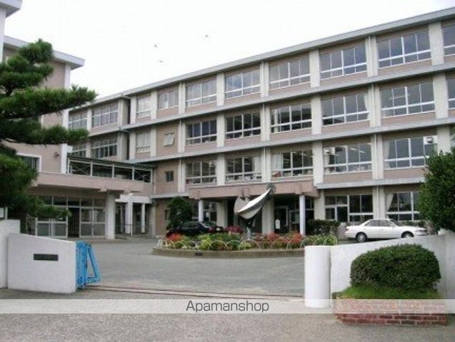 中学校　南陽中学校（中学校）まで636m