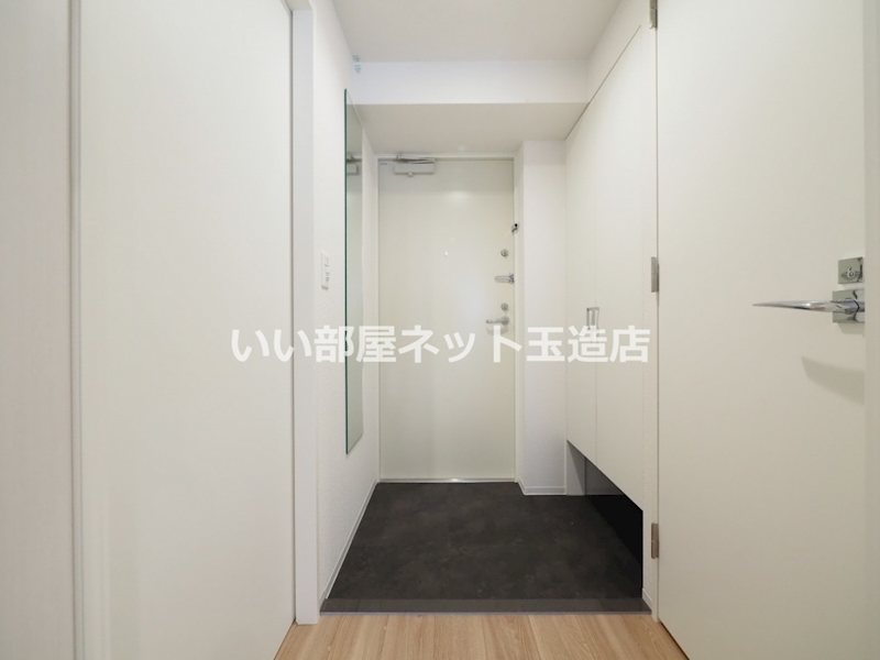 セレニテ谷町四丁目アリエの玄関写真