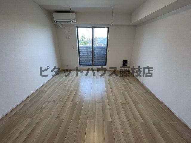 ＪＲ東海道本線 藤枝駅 徒歩18分 2階建 築4年の居間写真