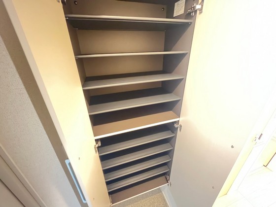 玄関　※別部屋の写真です