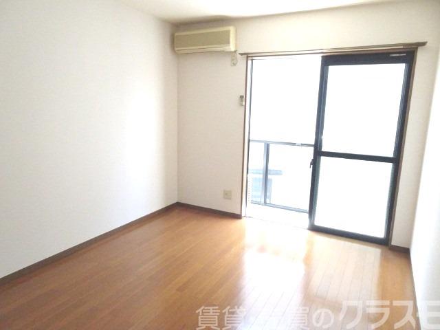 居室・リビング　明るいお部屋です♪
