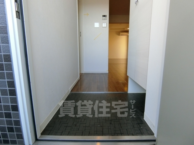 阪急嵐山線 上桂駅 徒歩10分 5階建 築15年の玄関写真