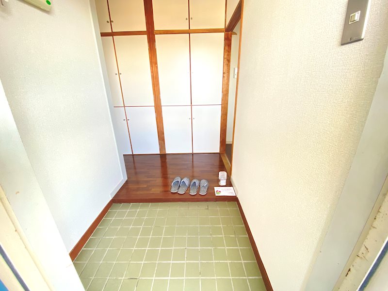 ビレッジ青島の玄関写真