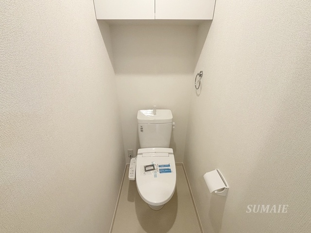 トイレ　温水洗浄便座付きトイレです☆
