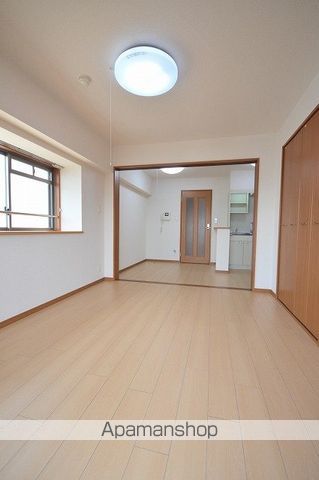 ＪＲ鹿児島本線 笹原駅 徒歩16分 7階建 築21年の居間写真