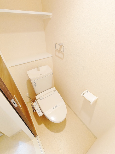 トイレ　暖房便座付きシャワートイレ