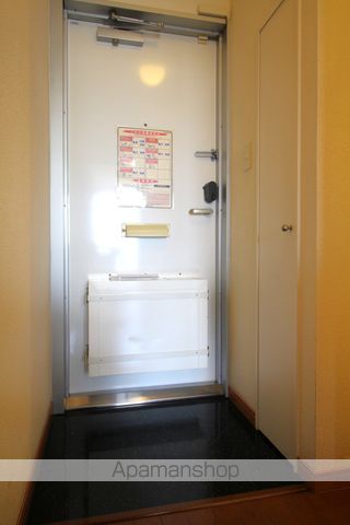 レオパレスアデッソIIの玄関写真