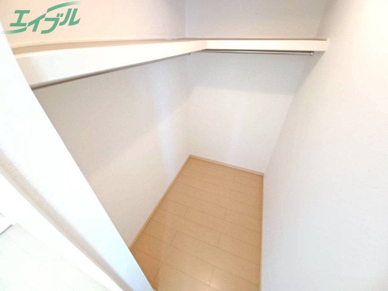 収納　同型参考写真