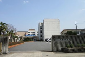 中学校　宍粟市立山崎西中学校（中学校）まで1284m