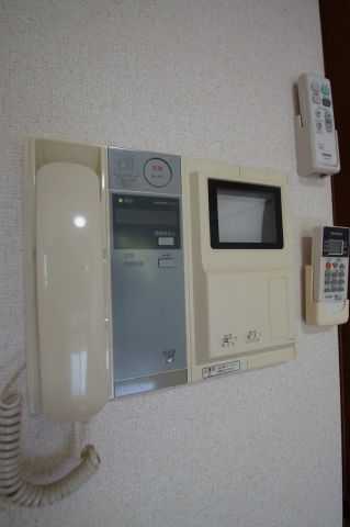 セキュリティ　来訪者が確認できる女性に安心の「TVモニターホン」