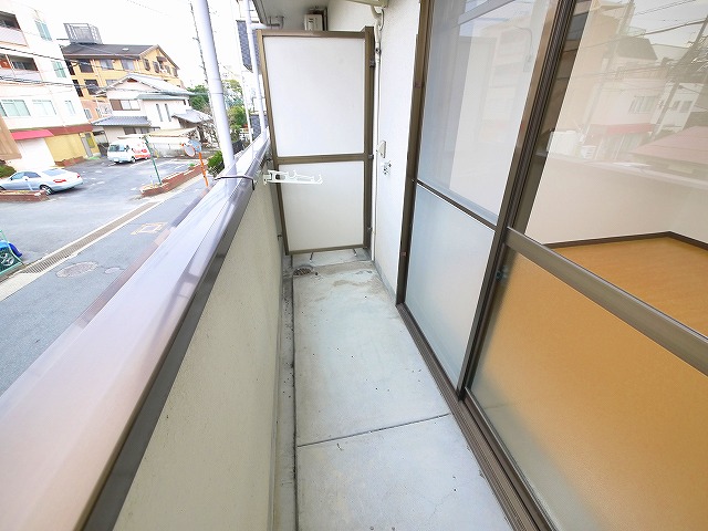 バルコニー　南向きの日差しがしっかり入るバルコニー