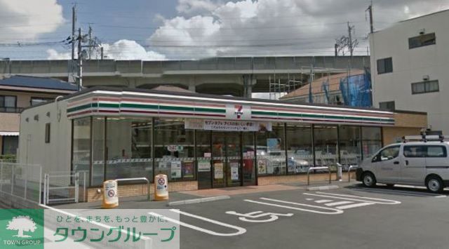 コンビニ　セブンイレブンさいたま鹿手袋3丁目店（コンビニ）まで523m