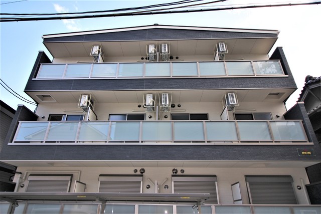 大阪市生野区小路のアパートの建物外観