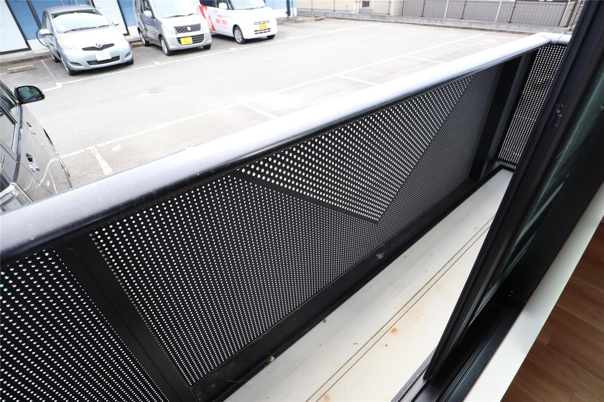 バルコニー　写真は101号室です。