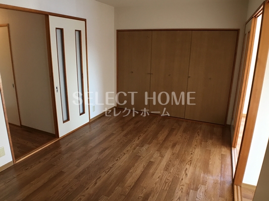 その他部屋・スペース　広くて明るい寝室