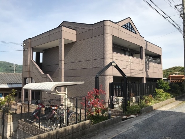 京都市山科区西野山桜ノ馬場町のアパートの建物外観