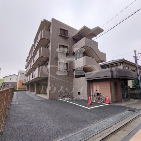 戸田市川岸のマンションの建物外観