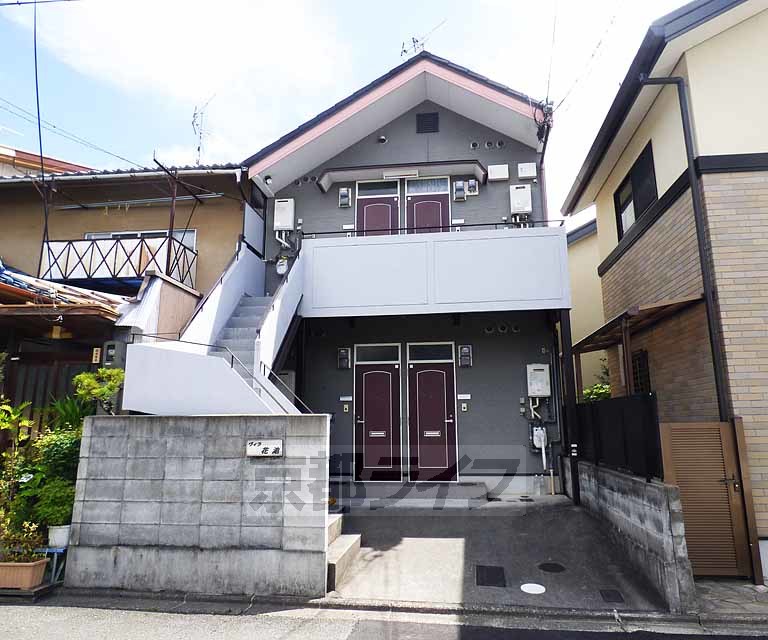 京都市北区小山東花池町のアパートの建物外観