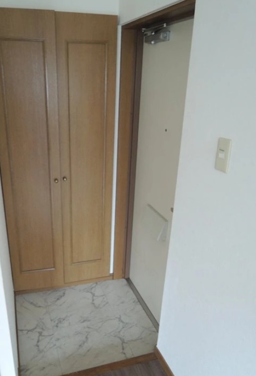 玄関　※こちらの写真は他部屋になり参考写真です