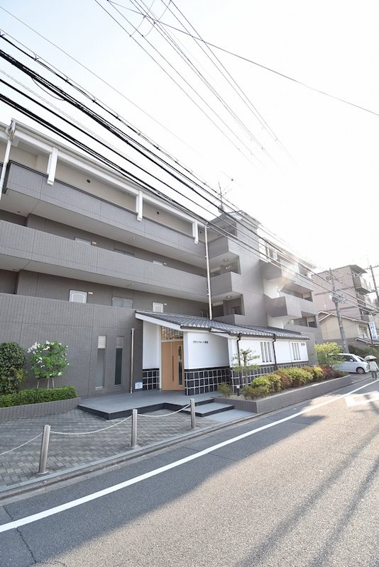 京都市伏見区深草柴田屋敷町のマンションの建物外観