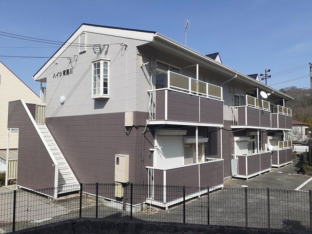 西宮市山口町中野のアパートの建物外観