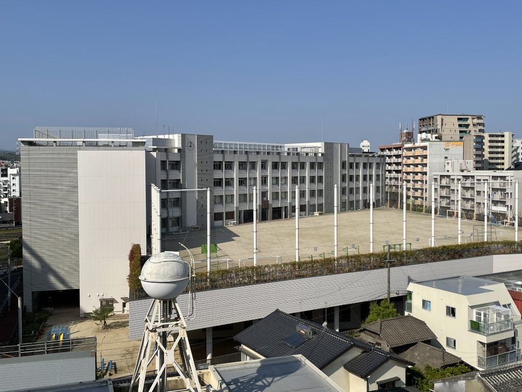 【福岡市博多区住吉のマンションの小学校】