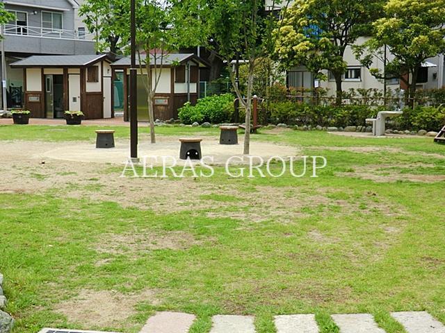 【江戸川区江戸川のアパートの公園】