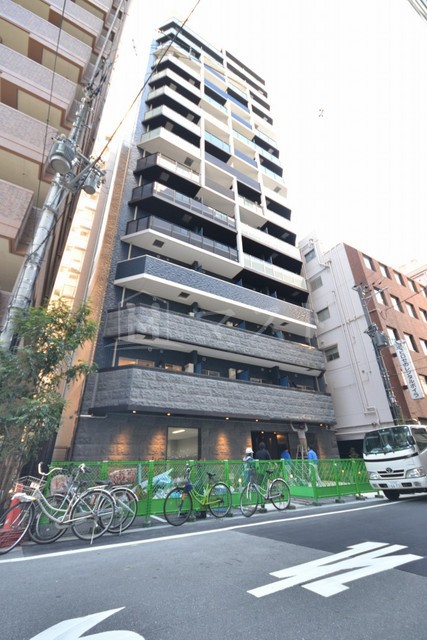 大阪市西区立売堀のマンションの建物外観