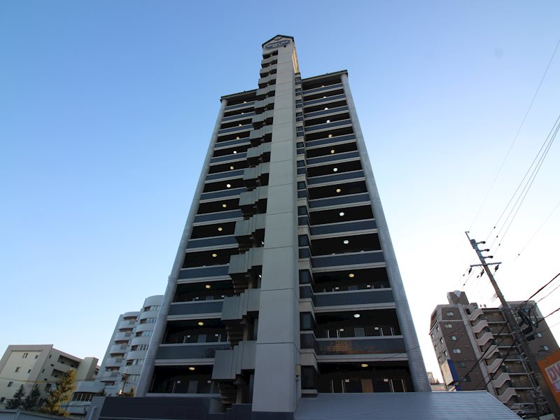 【北九州市小倉北区片野のマンションの建物外観】