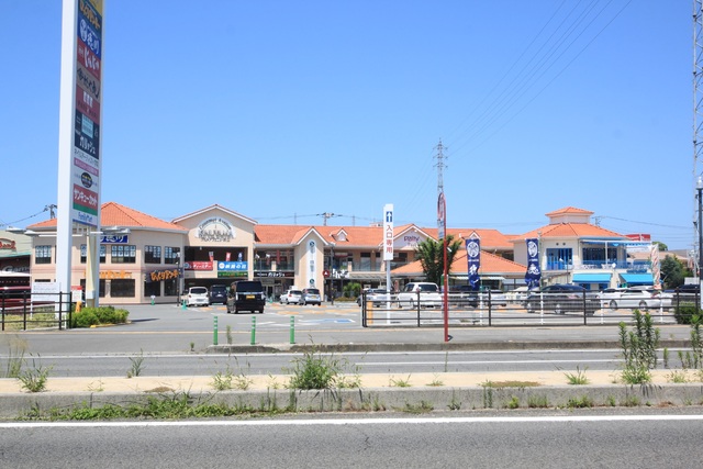 ショッピングセンター　パルティ・フジ　衣山（ショッピングセンター）まで794m