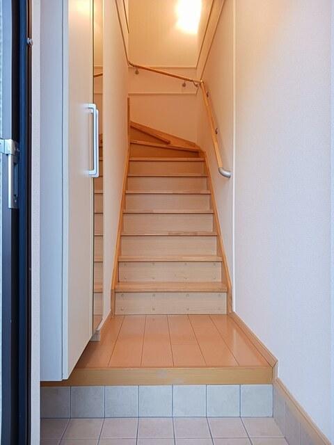 玄関　シューズボックス付きの玄関です！