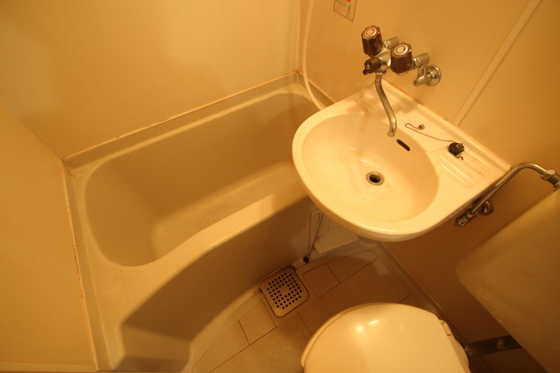 バス・シャワールーム　※別号室の写真です