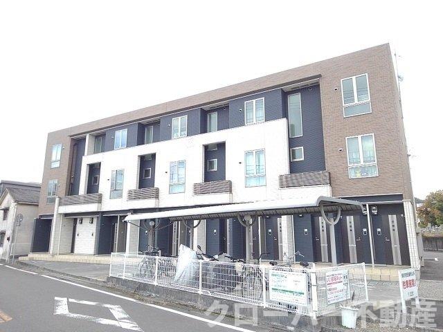 坂出市常盤町のアパートの建物外観