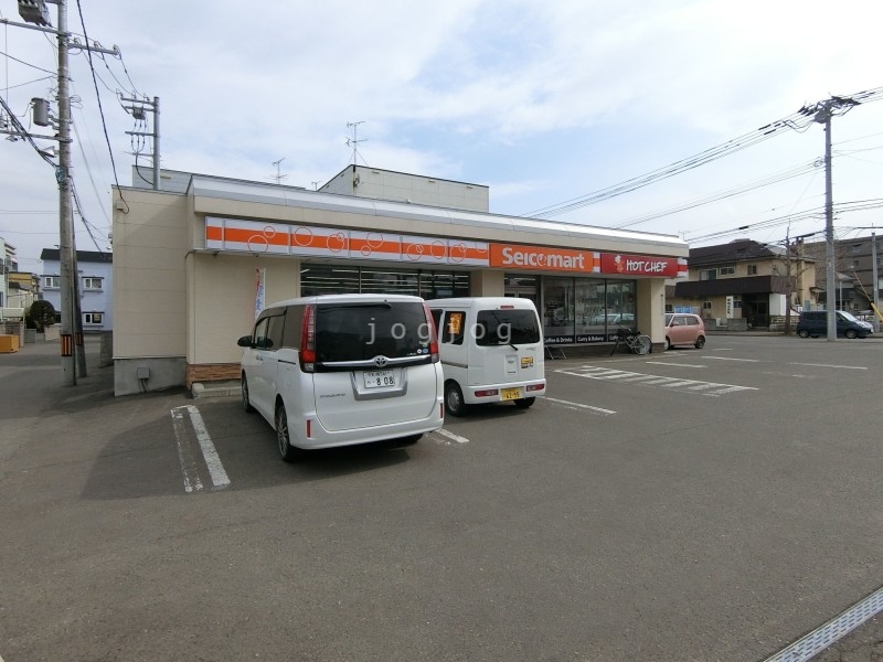 【札幌市白石区東札幌二条のマンションのコンビニ】