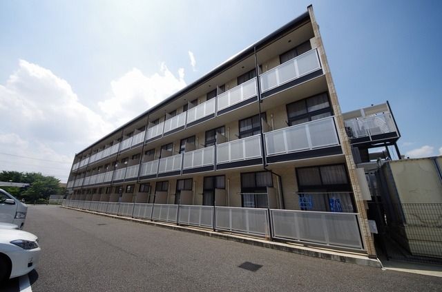 ふじみ野市新田のマンションの建物外観