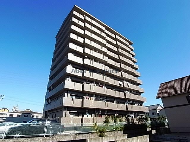 岐阜市茜部菱野のマンションの建物外観