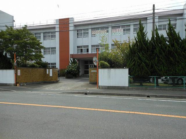 中学校　水巻町立水巻南中学校（中学校）まで750m