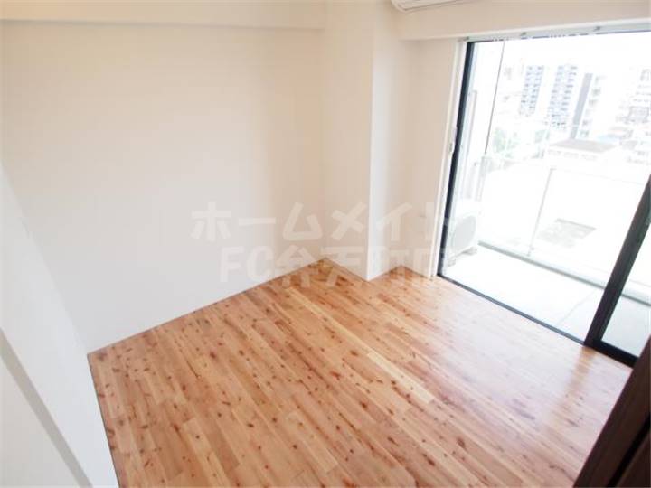 居室・リビング　こちらの居間で趣味の時間をお楽しみください