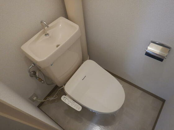 トイレ　シャワートイレ