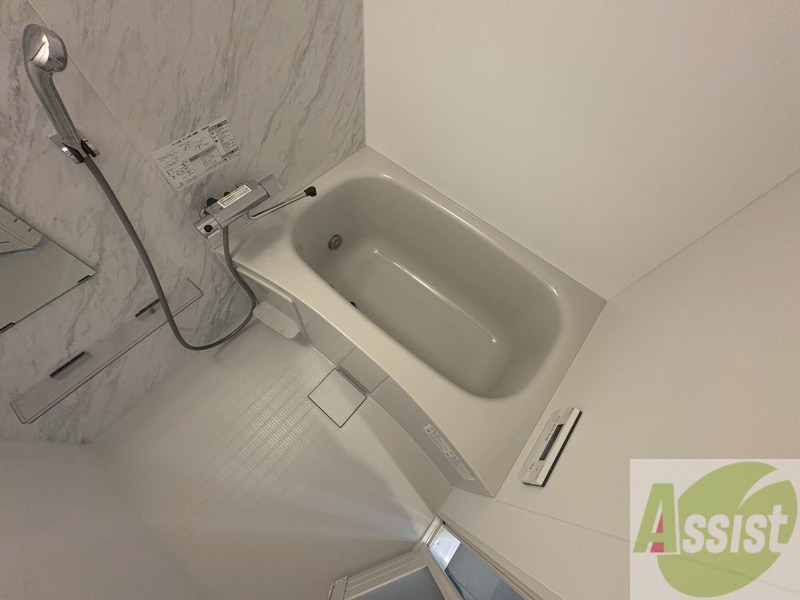 バス・シャワールーム　お風呂になります。一日の疲れを癒してくださいね。