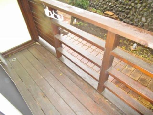 バルコニー　ウッドテラスです
