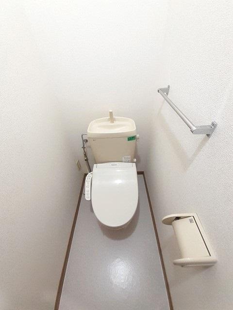トイレ　温水洗浄暖房便座