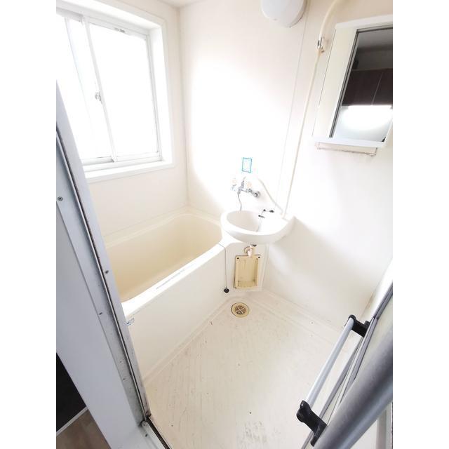 バス・シャワールーム　別号室の写真になります。