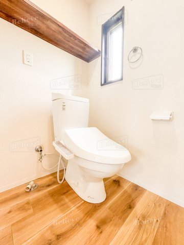 トイレ　嬉しい温水洗浄便座付き♪