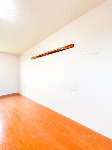 収納　洋服を掛けられます☆