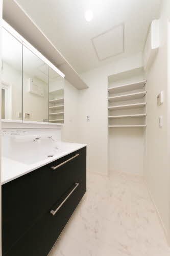 洗面設備　独立洗面台！