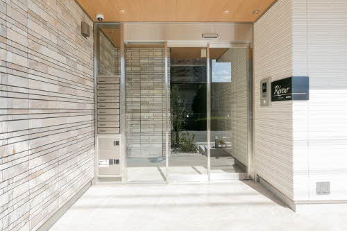 エントランス　バルコニー