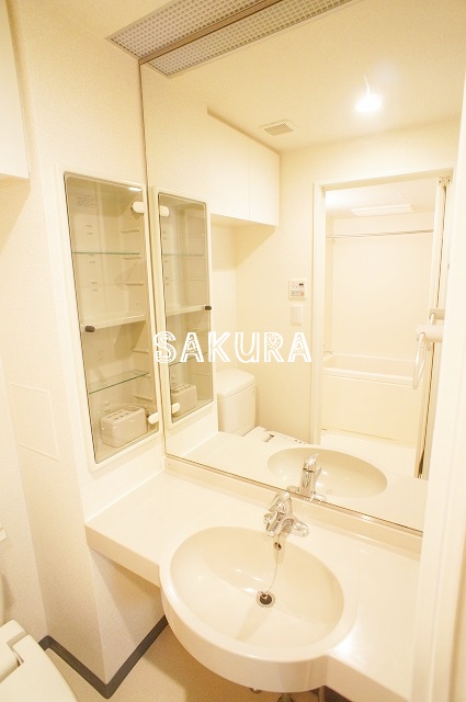 洗面設備　身支度に欠かせない独立洗面台♪