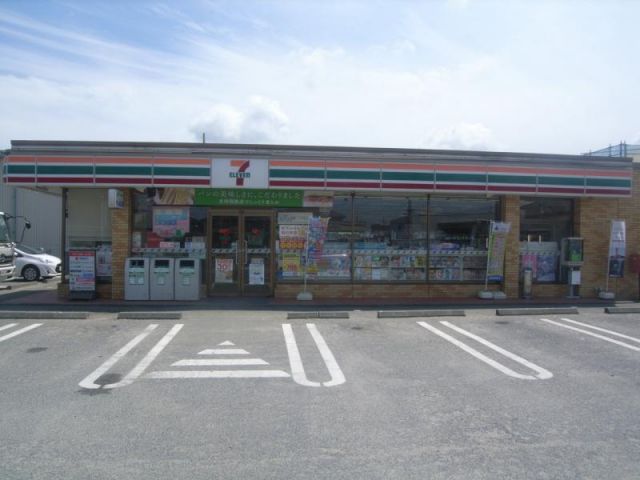 コンビニ　セブン-イレブン 潮来日の出６丁目店（コンビニ）まで304m