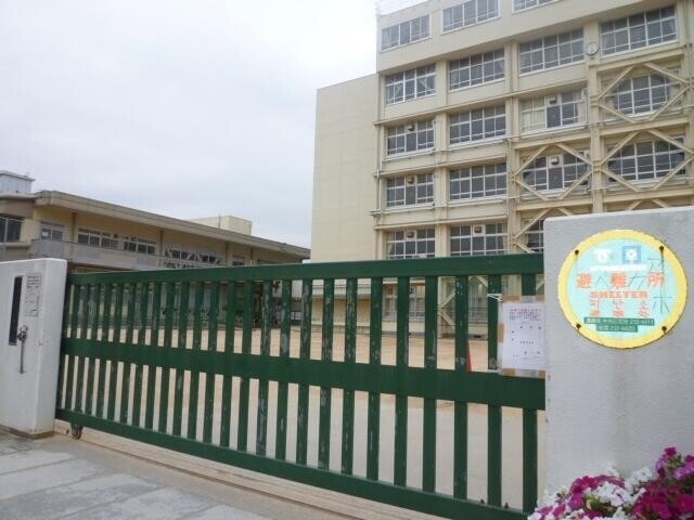 中学校　神戸市立葺合中学校（中学校）まで760m